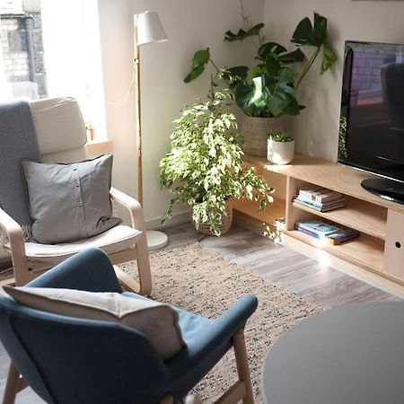 Contemporary City Studio Apartment 2 Minutes From Station 애버딘 외부 사진