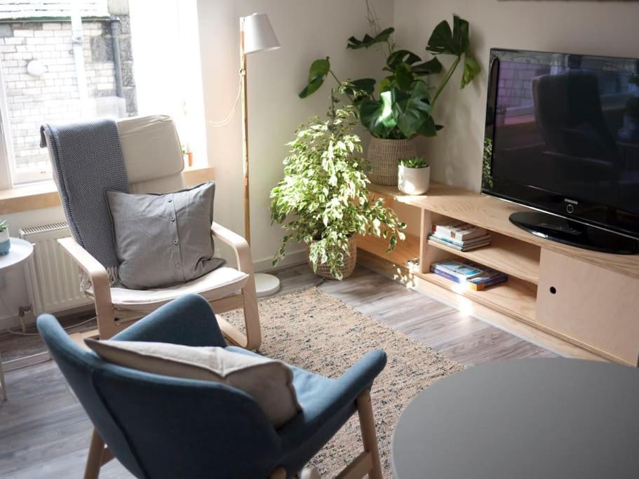 Contemporary City Studio Apartment 2 Minutes From Station 애버딘 외부 사진